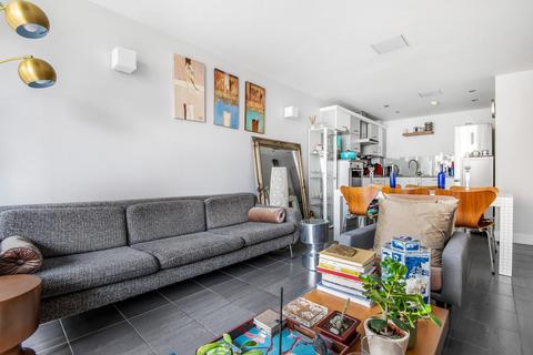 24 Isaac Way, London, SE1 1EE