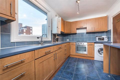2 bedroom flat to rent, The Water Gardens, London