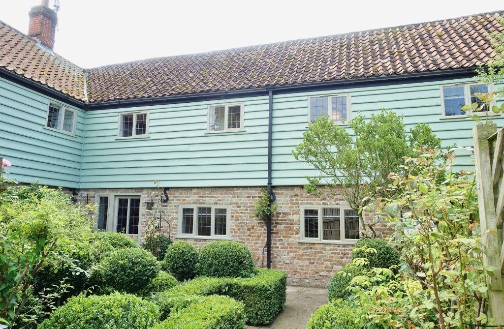 High Street, Chippenham, Ely 2 bed terraced house £1,200 pcm (£277 pw)