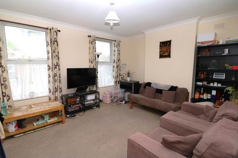 1 bedroom flat to rent, Hornsey Park Road