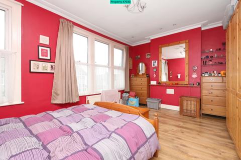 6 Clifton Road, London, N3 2AR