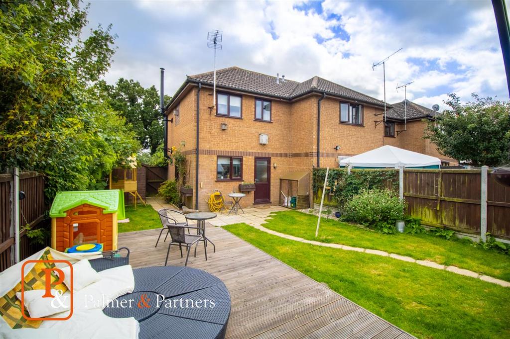 Nathan Court, Blackheath, Colchester... 2 bed end of terrace house £