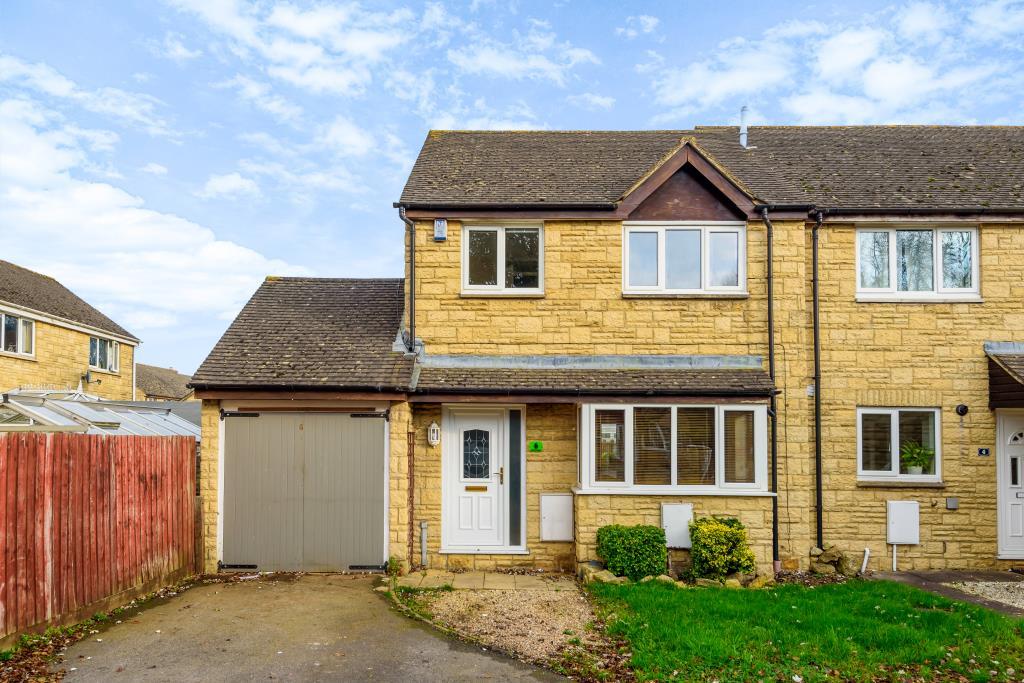 Burwell Meadow, Witney, OX28 3 bed semidetached house £1,200 pcm (£