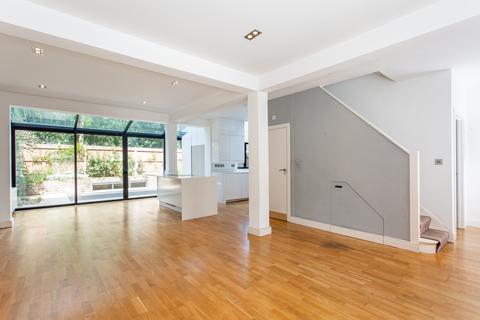 1, Canal Cottages Parnell Road, London, E3 2JU