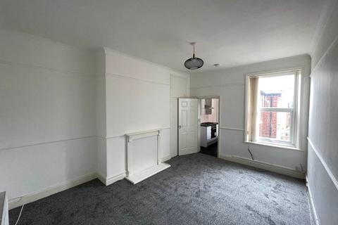 3 bedroom flat to rent, Howdon Road, North Shields.  NE29 6ST