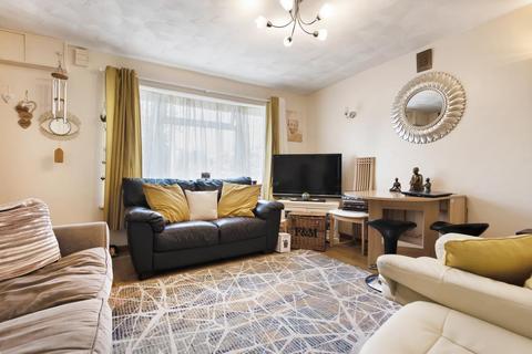 6b Streets Heath, West End, Woking, GU24 9RB
