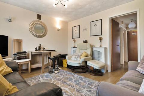 6b Streets Heath, West End, Woking, GU24 9RB