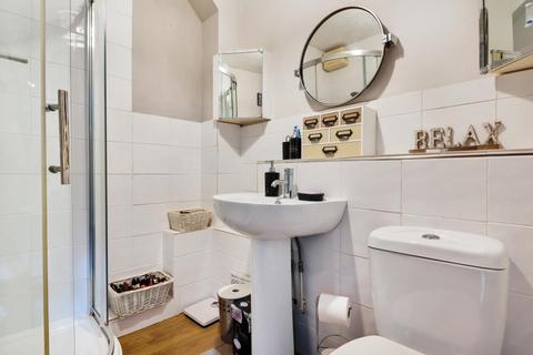 6b Streets Heath, West End, Woking, GU24 9RB