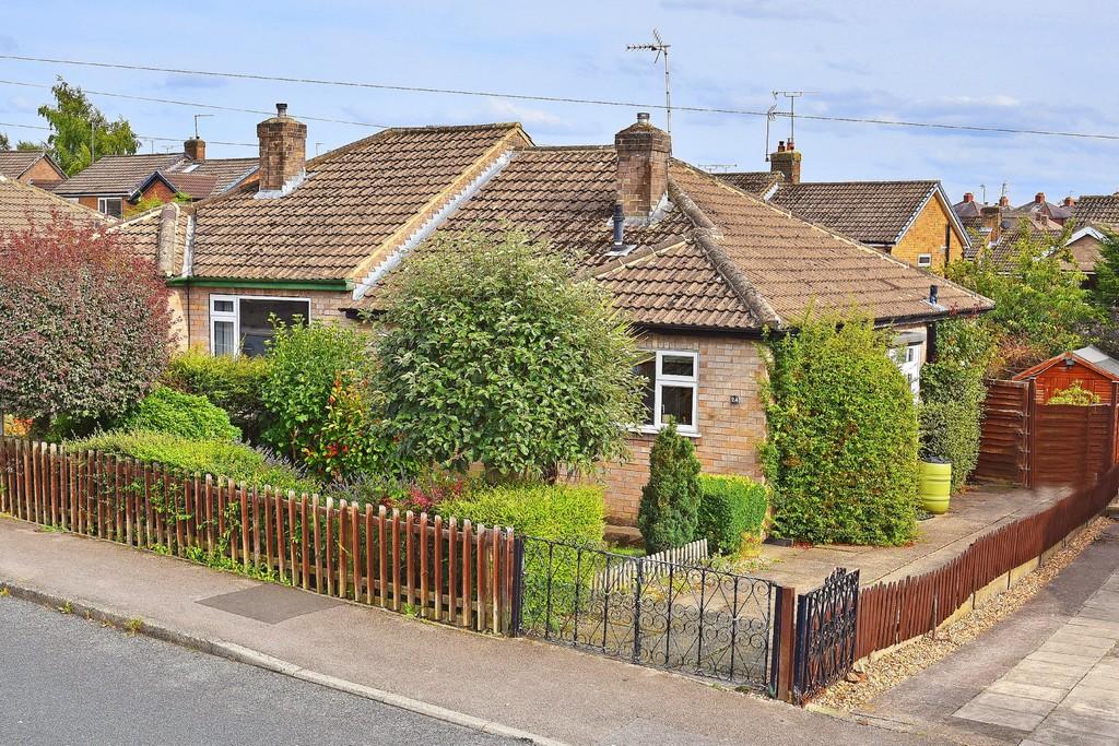 Knox Avenue, Harrogate 2 bed semidetached bungalow £220,000