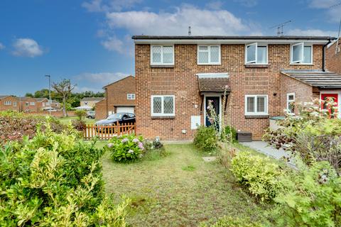 3 bedroom semi-detached house to rent, Crake Place, Sandhurst