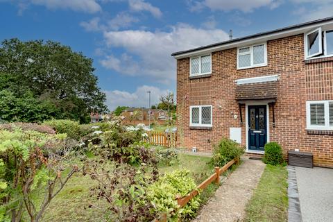 3 bedroom semi-detached house to rent, Crake Place, Sandhurst