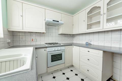 3 bedroom semi-detached house to rent, Crake Place, Sandhurst