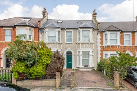 Flat B, 14 Dowanhill Road, London, SE6 1HJ