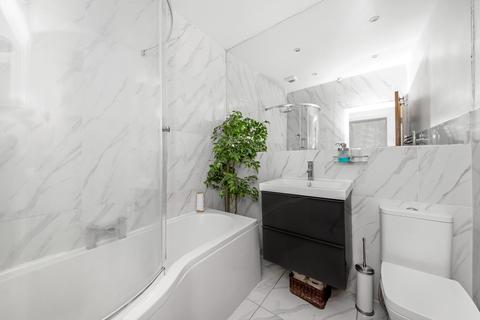 Flat B, 14 Dowanhill Road, London, SE6 1HJ