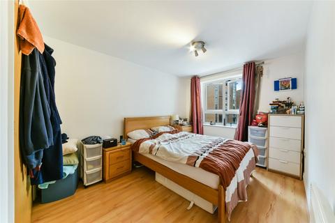 1 bedroom apartment to rent, St. Davids Square, London, E14