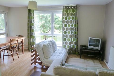 2 bedroom flat to rent, Pulker Close, Cowley