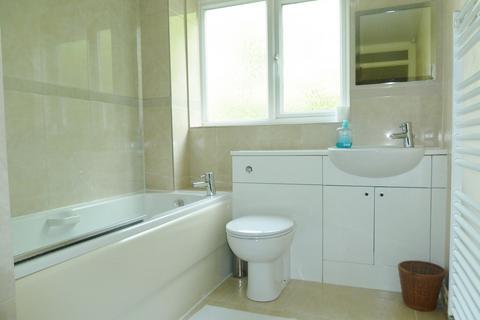 2 bedroom flat to rent, Pulker Close, Cowley