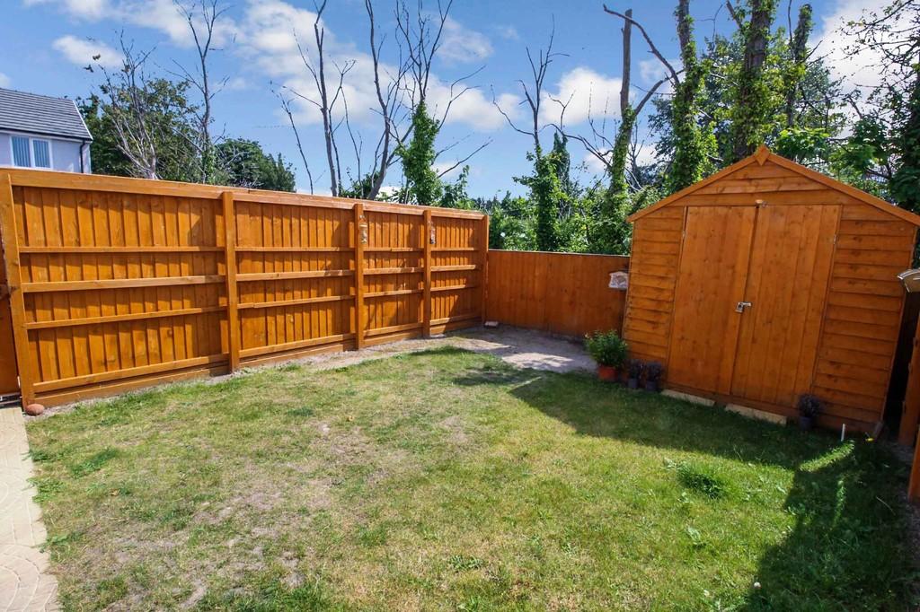 Brookdale Road, Rhyl 2 bed end of terrace house £130,000