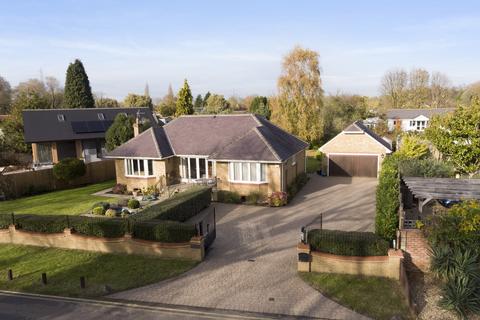 4 bedroom detached house for sale - Towpath, Shepperton