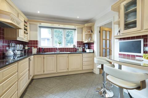 4 bedroom detached house for sale - Towpath, Shepperton