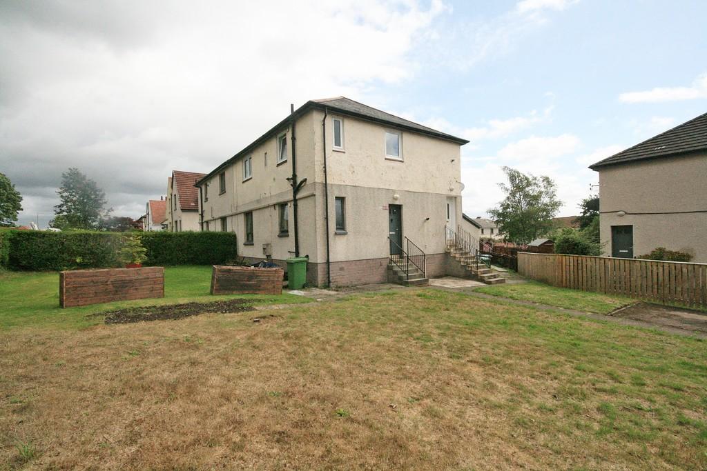Hillhead Road, Kirkintilloch 2 bed flat £650 pcm (£150 pw)