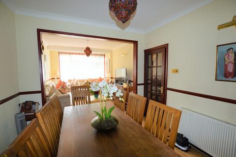3 bedroom terraced house for sale, Wentworth Road, Southall