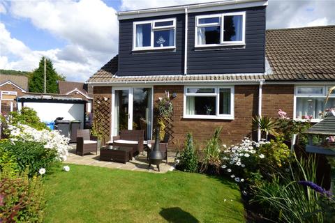6 Clough Road, Shaw, Oldham, OL2 8QD