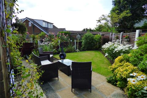 6 Clough Road, Shaw, Oldham, OL2 8QD