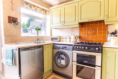 6 Clough Road, Shaw, Oldham, OL2 8QD