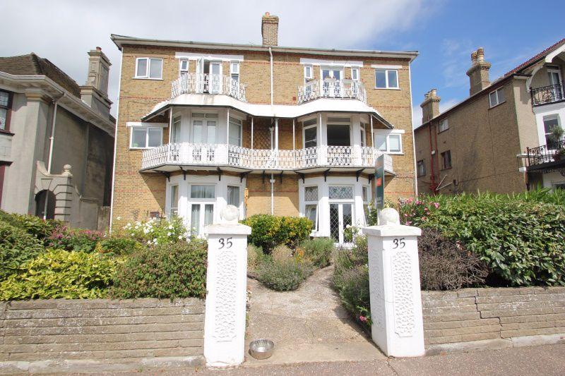 35 Clifftown Parade, SouthendOnSea 2 bed flat for sale £415,000