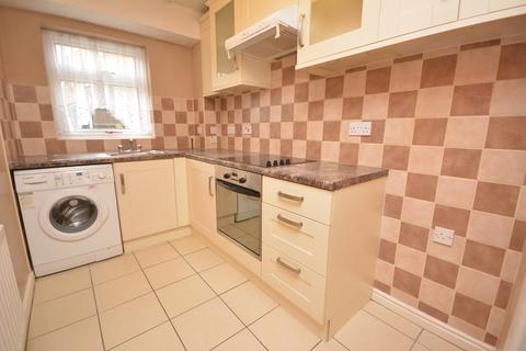 2 bedroom semi-detached house to rent, Court Road, Broomfield, CM1