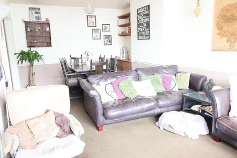 77 Applecroft Road, Luton, LU2 8BB