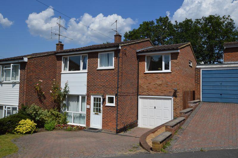 *LET AGREED* South Hill, Godalming 4 bed semidetached house £1,950