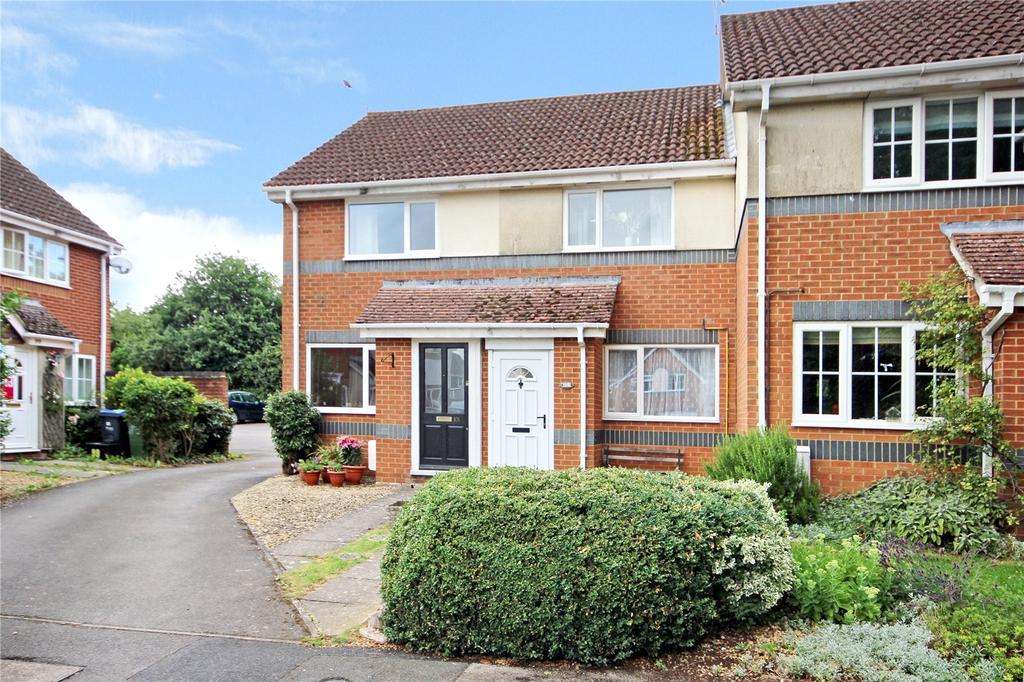 Victoria Drive, Lyneham, Wilts, SN15 2 bed terraced house £190,000