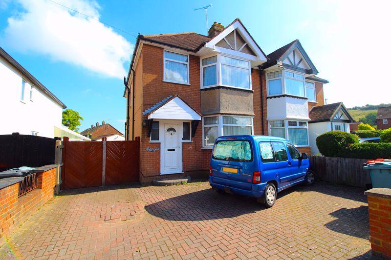 Kingsbury Avenue, Dunstable 3 bed semidetached house £365,000