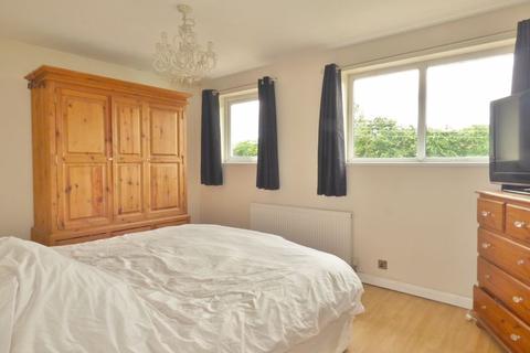10 Laura Drive, Hextable, Swanley, BR8 7RX