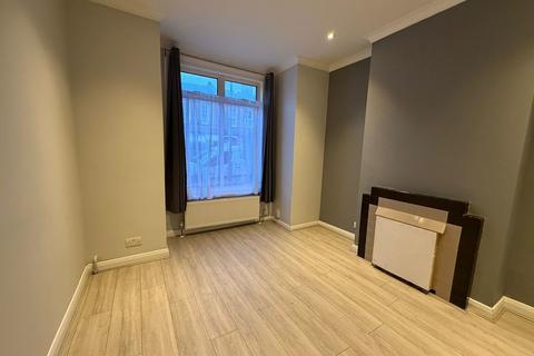 3 bedroom house to rent, Pelham Road, Wood Green N22