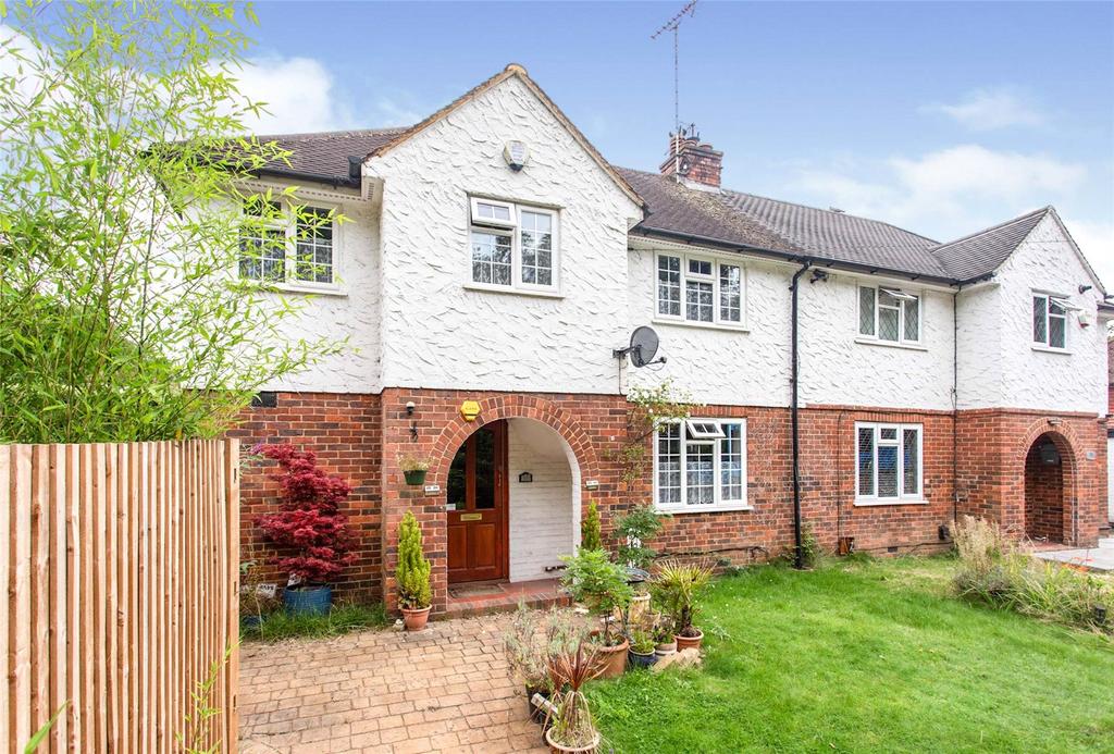 Ashurst Road, Tadworth, KT20 3 bed semidetached house £495,000