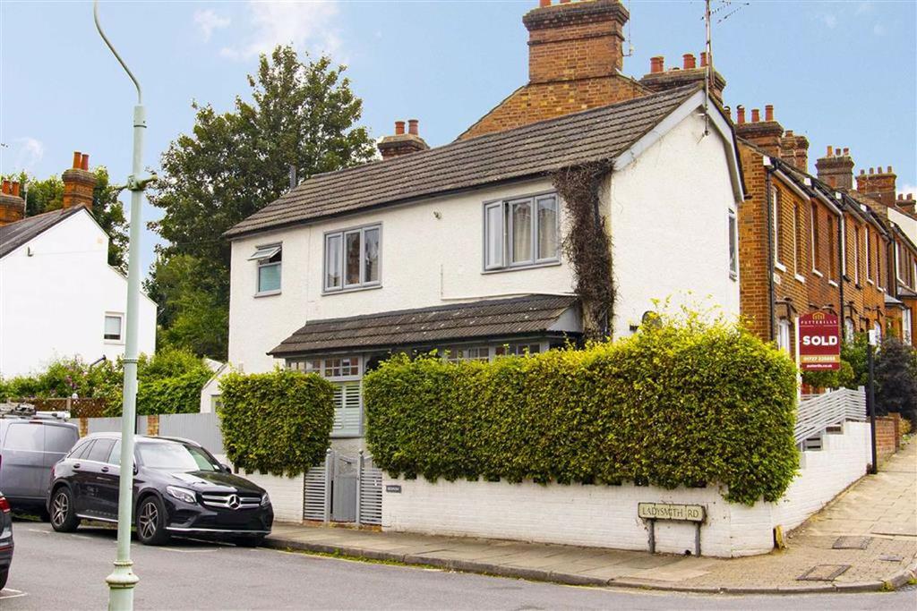 Ladysmith Road, St. Albans... 2 bed detached house £585,000