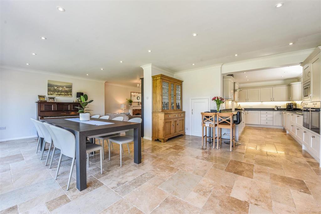 Kitchen &amp; Dining Room