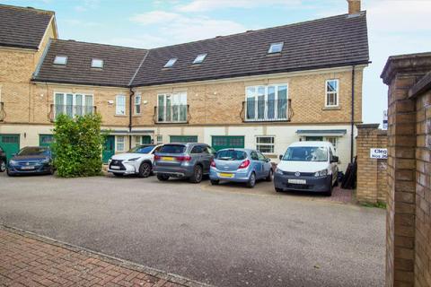 28 Clegg Square, Shenley Lodge, Milton Keynes, MK5 7HG