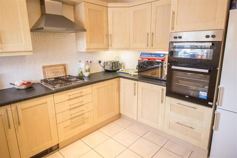 28 Clegg Square, Shenley Lodge, Milton Keynes, MK5 7HG