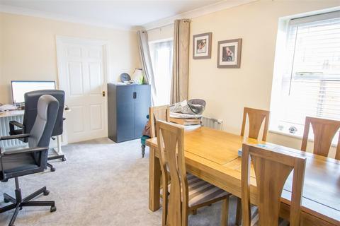 28 Clegg Square, Shenley Lodge, Milton Keynes, MK5 7HG