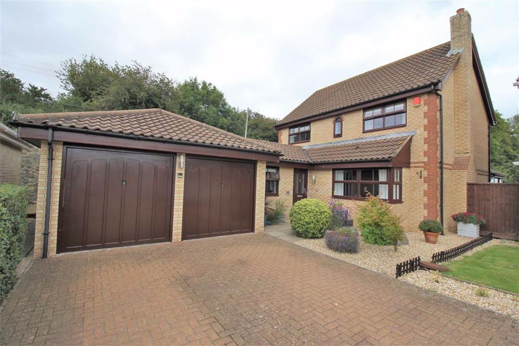 BLEADON 4 bed detached house £430,000