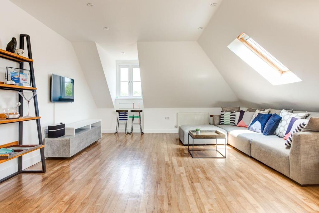 Ashburnham Drive, Cuckfield, Haywards... 2 bed apartment £325,000