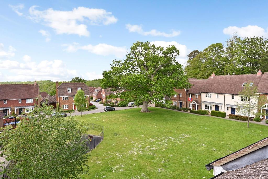 Ashburnham Drive, Cuckfield, Haywards... 2 bed apartment £325,000