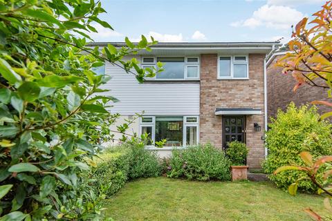 16 Sandy Close, Petersfield, GU31 4HF