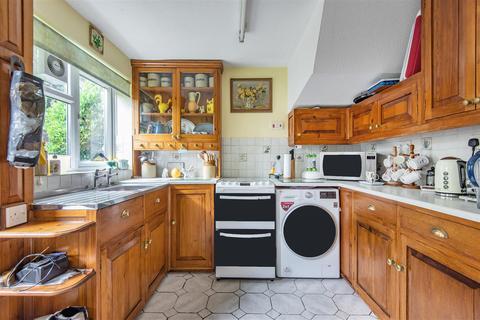 16 Sandy Close, Petersfield, GU31 4HF