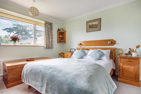 16 Sandy Close, Petersfield, GU31 4HF