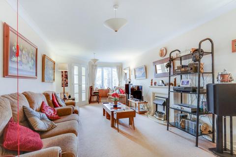 2 bedroom retirement property for sale, Barnes Wallis Drive, Oyster Lane, West Byfleet KT14